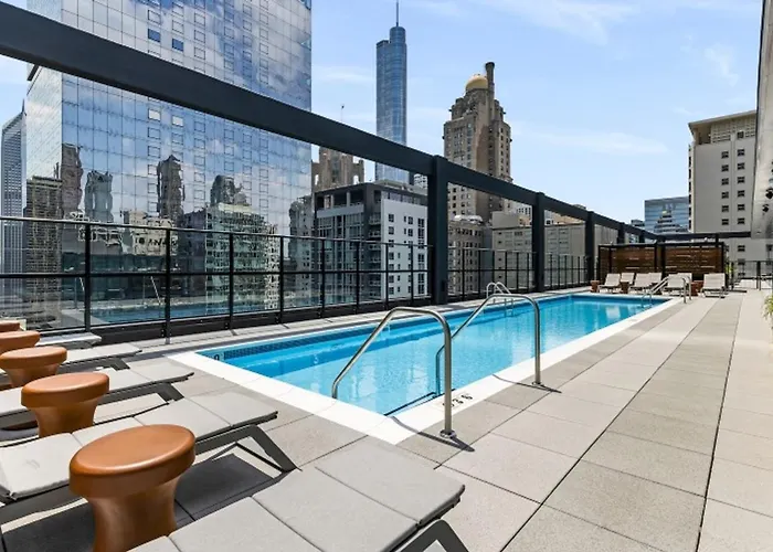 Blueground River North Balcony Pool Nr Pier Chi-1147 Чикаго