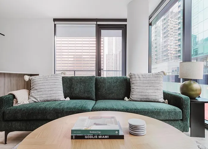 Апартаменты Blueground River North Balcony Pool Nr Pier Chi-1147
